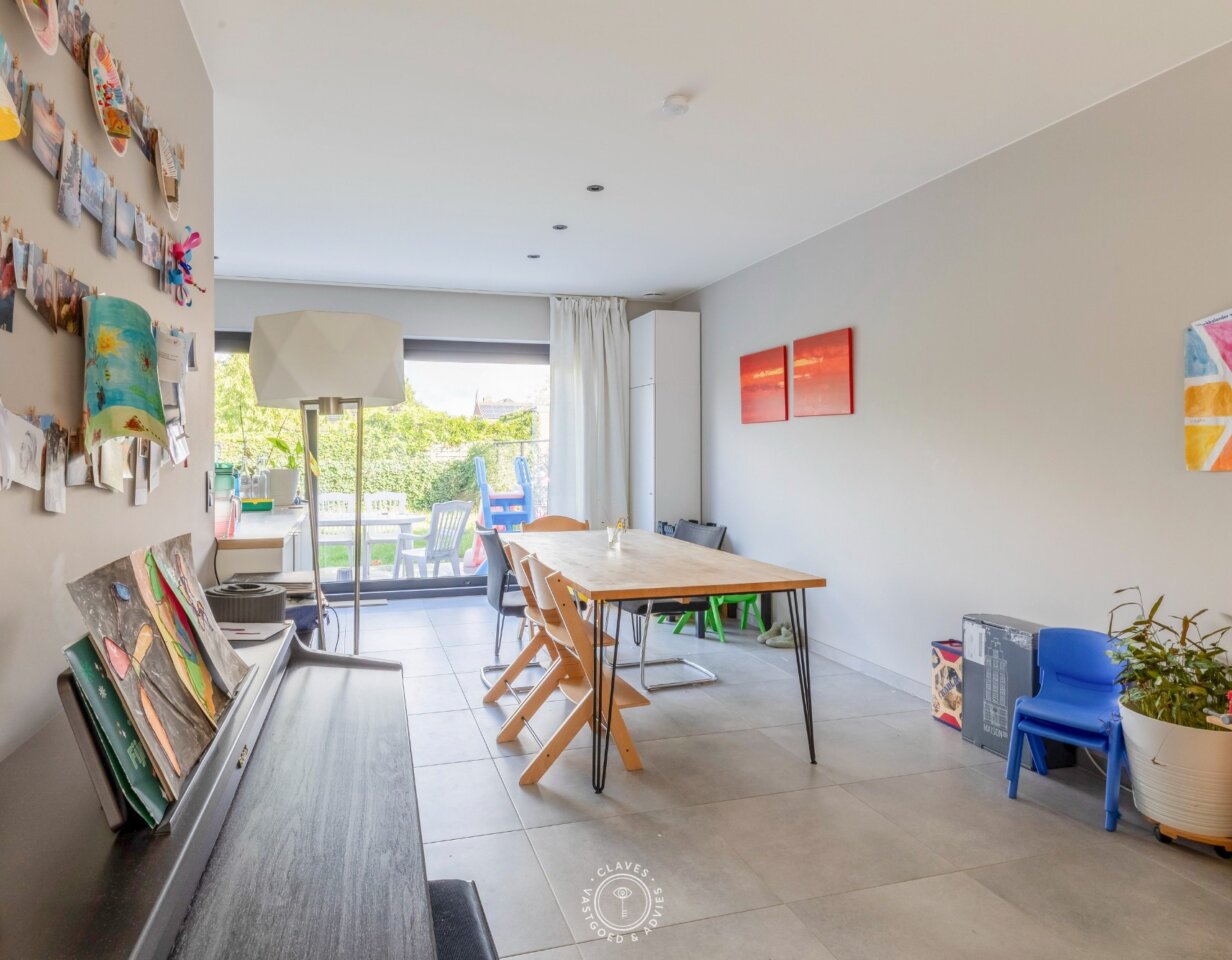 Praktische nieuwbouw woning met tuin en garage