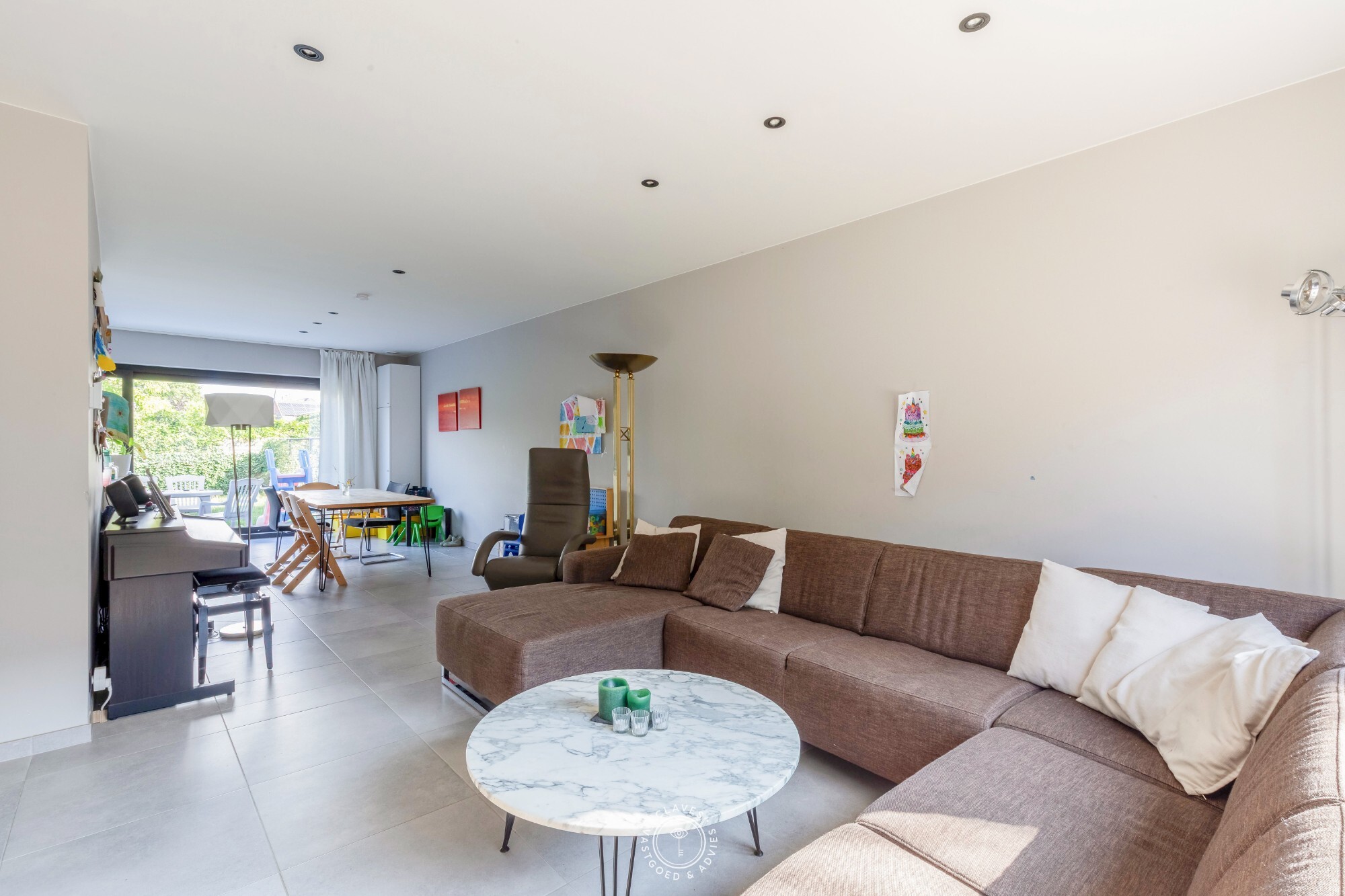 Praktische nieuwbouw woning met tuin en garage