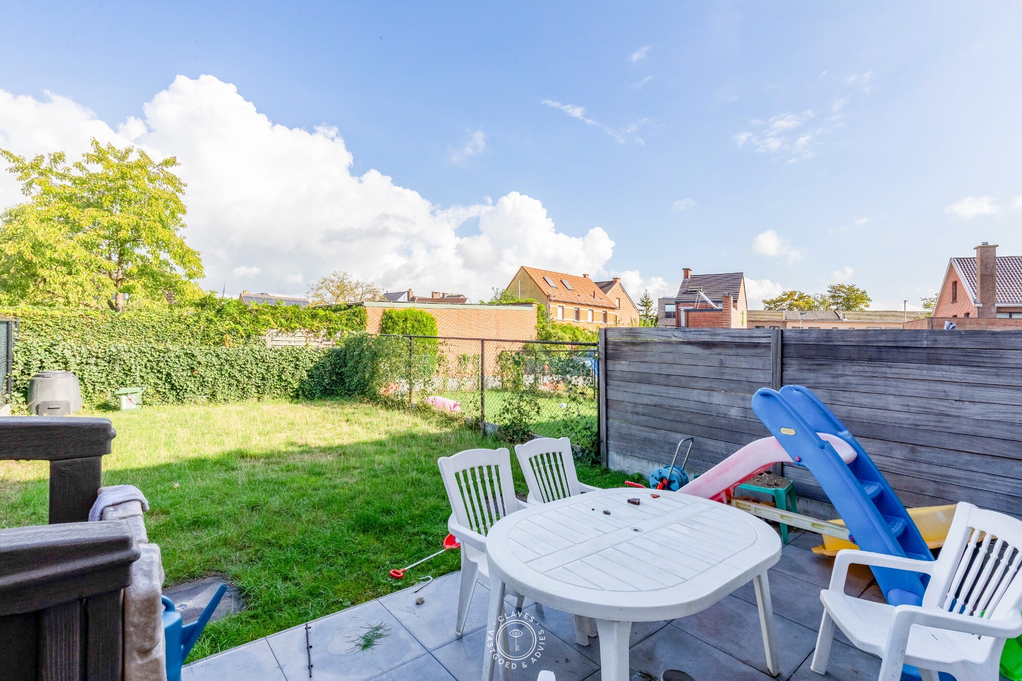Praktische nieuwbouw woning met tuin en garage