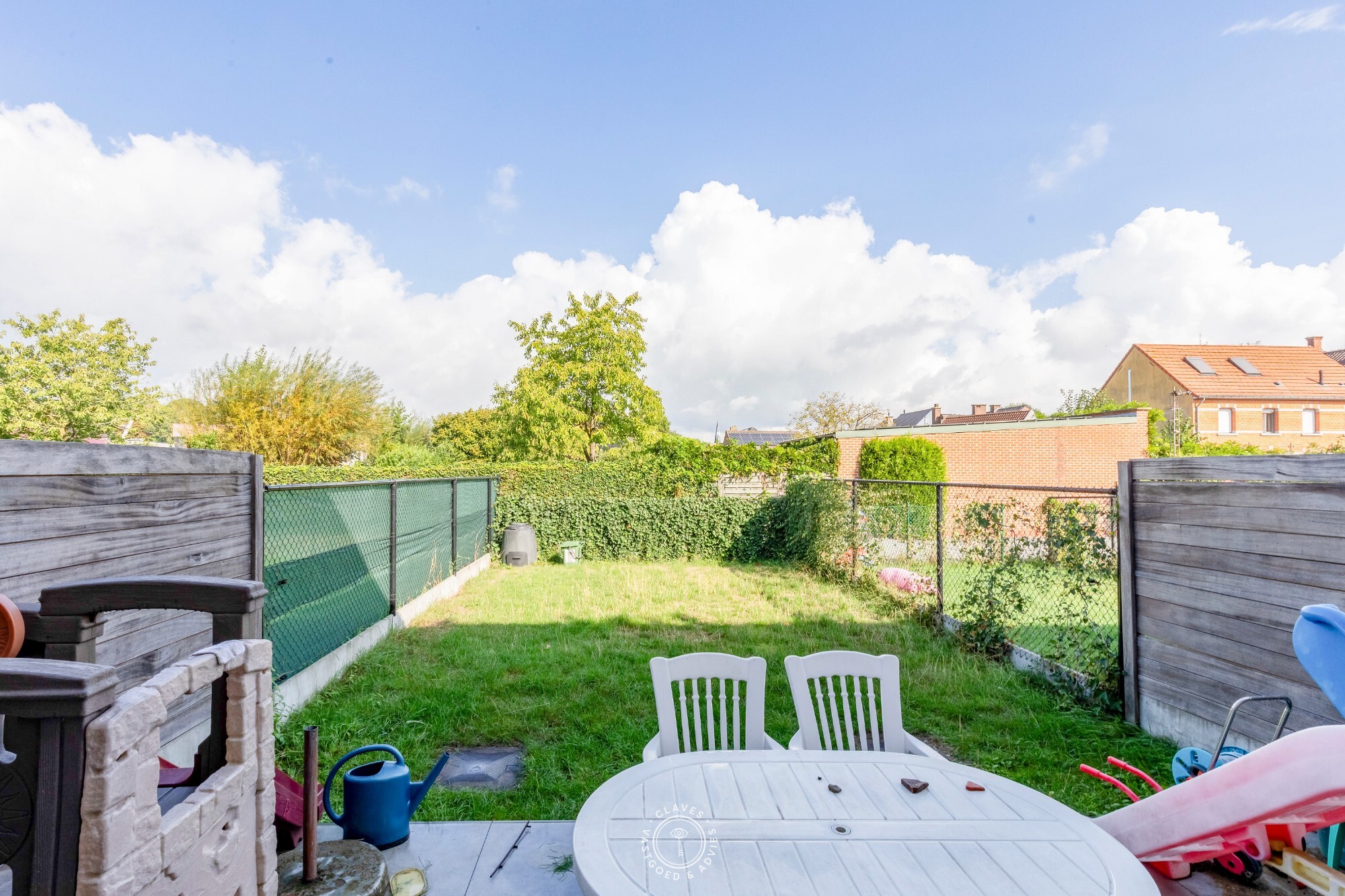 Praktische nieuwbouw woning met tuin en garage