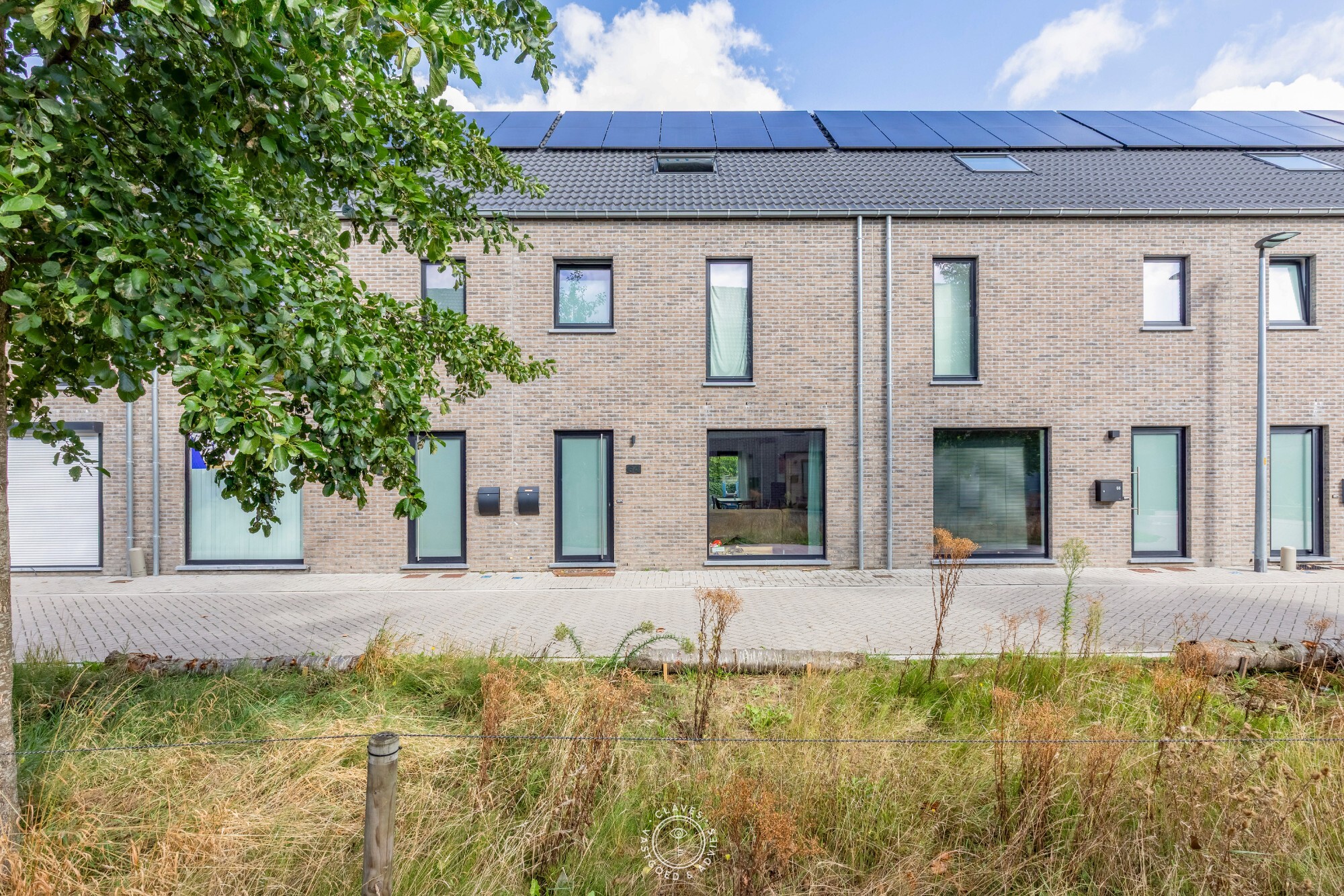 Praktische nieuwbouw woning met tuin en garage