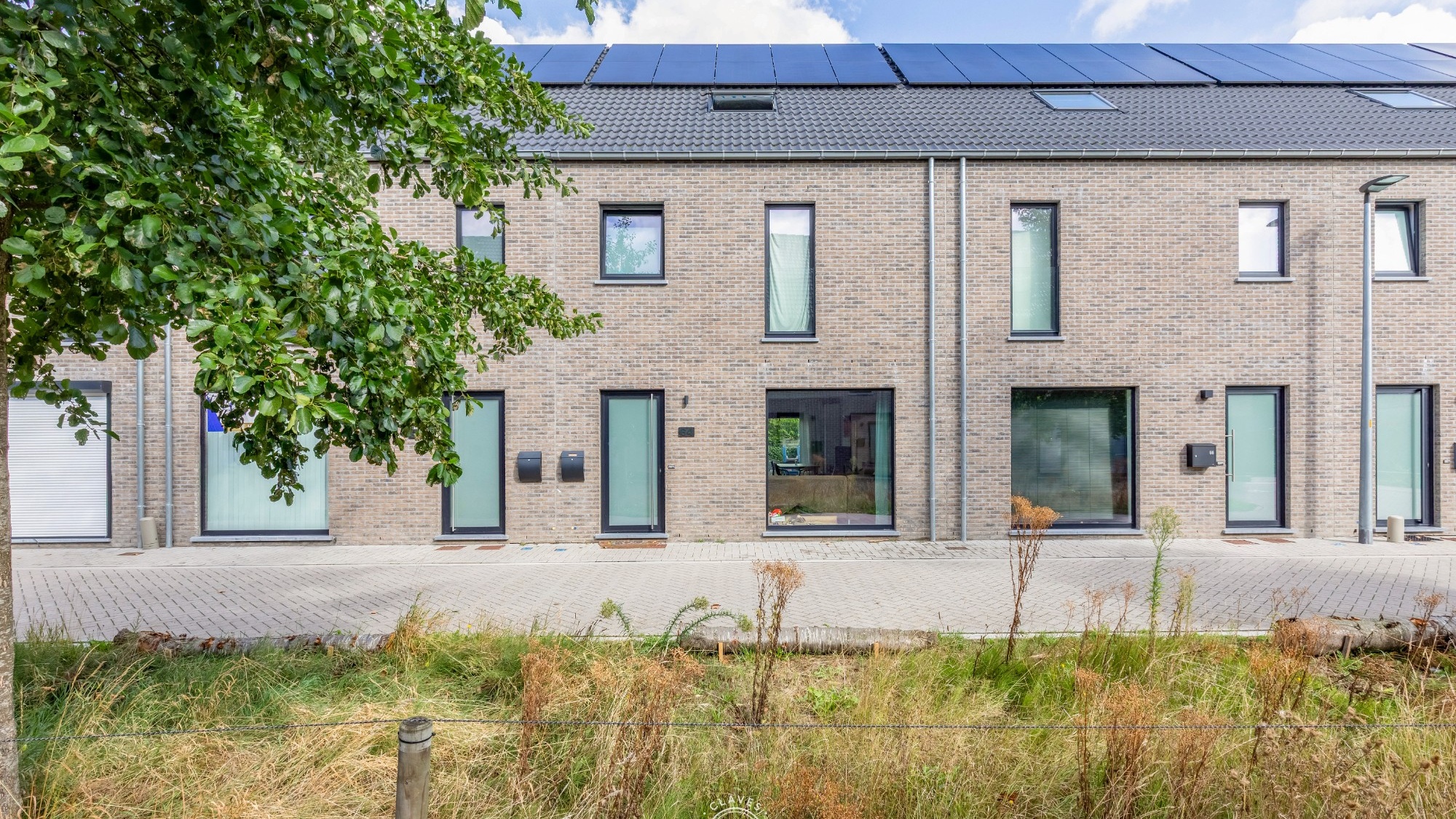 Praktische nieuwbouw woning met tuin en garage