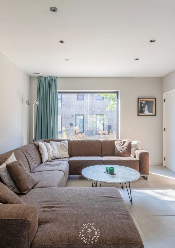 Praktische nieuwbouw woning met tuin en garage