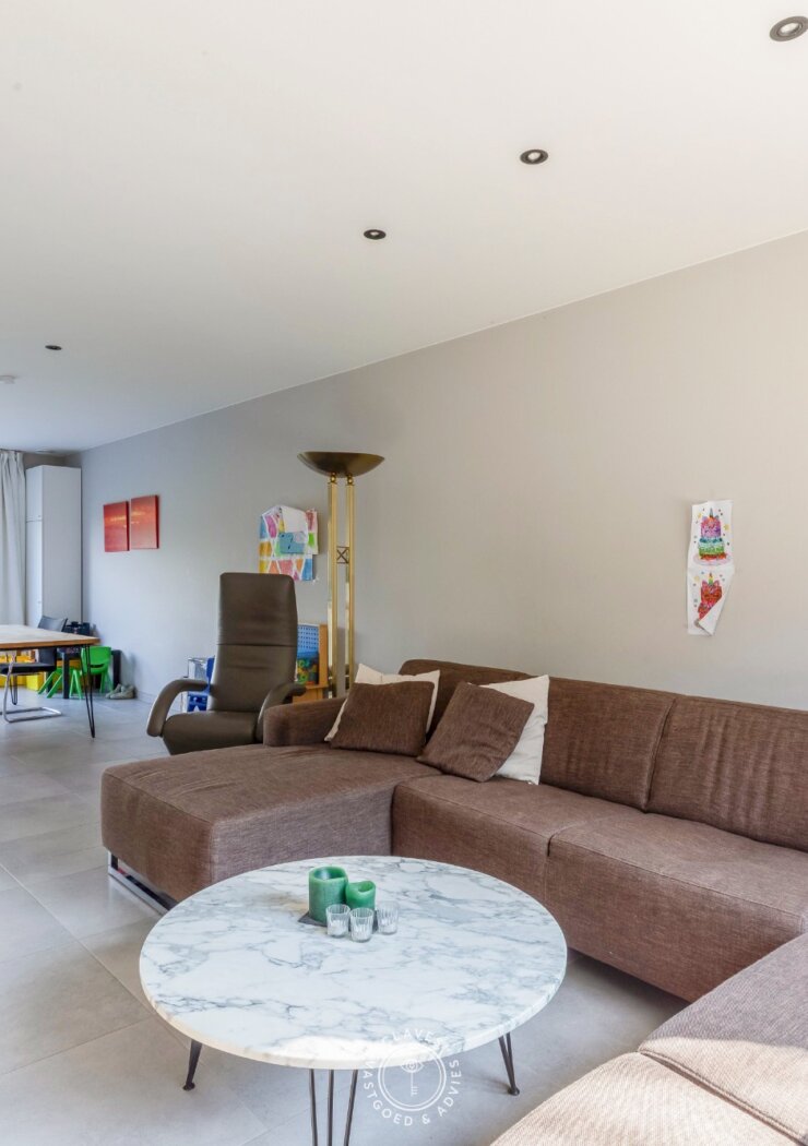 Praktische nieuwbouw woning met tuin en garage