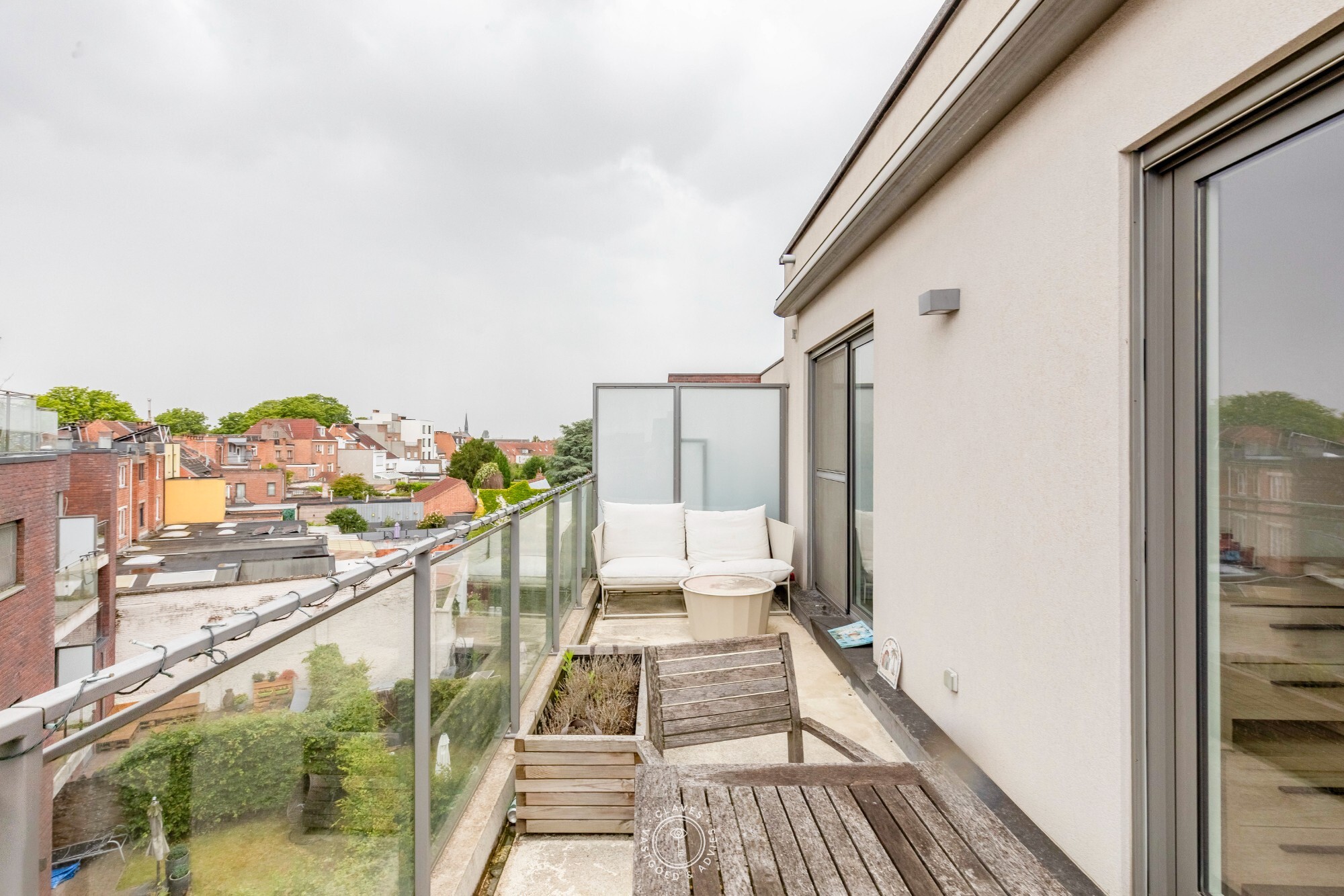 Ruim penthouse met 3 slaapkamers en 3 terrassen
