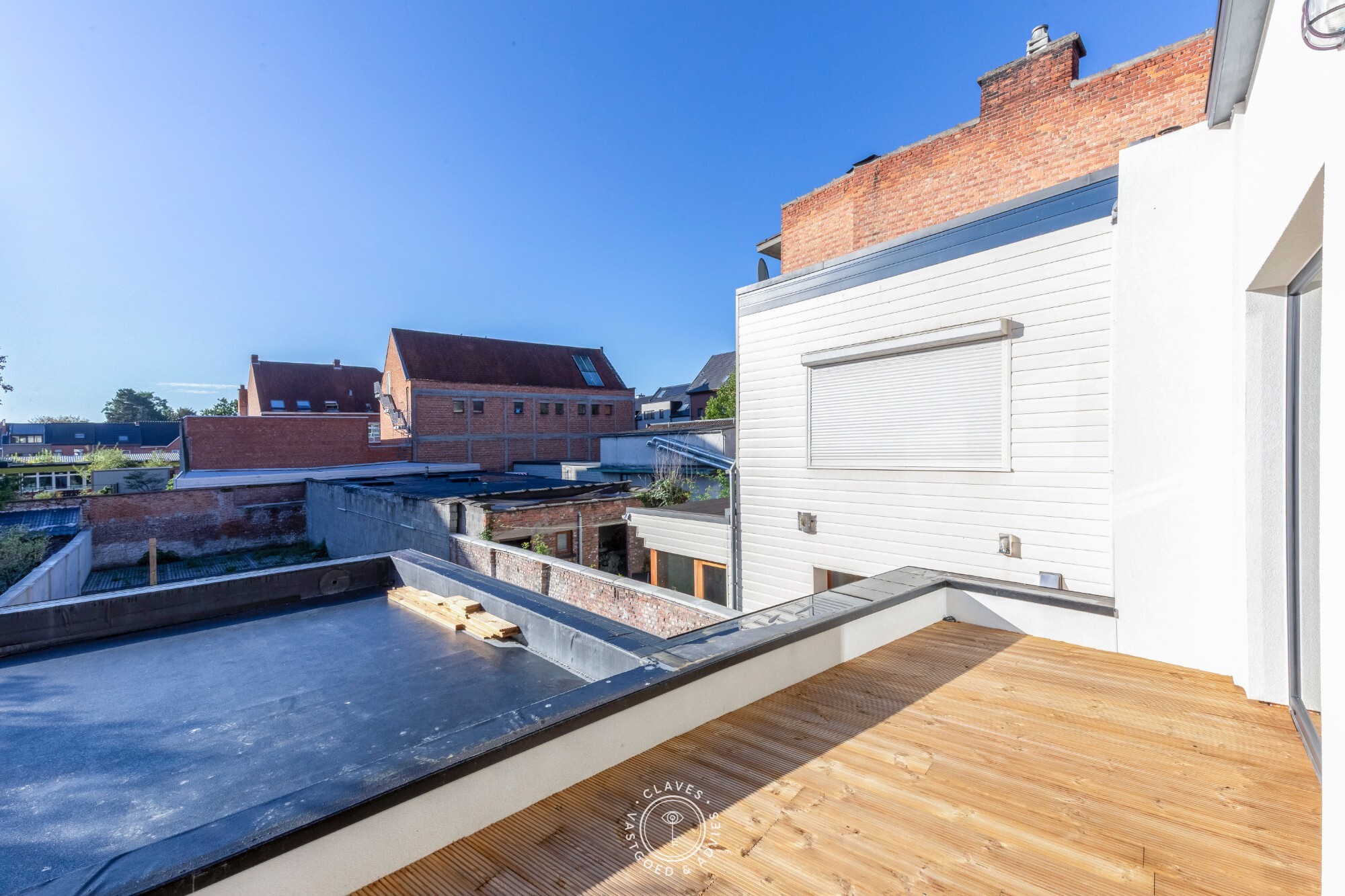 Energetisch gerenoveerd tweeslaapkamer appartement met zeer royaal terras
