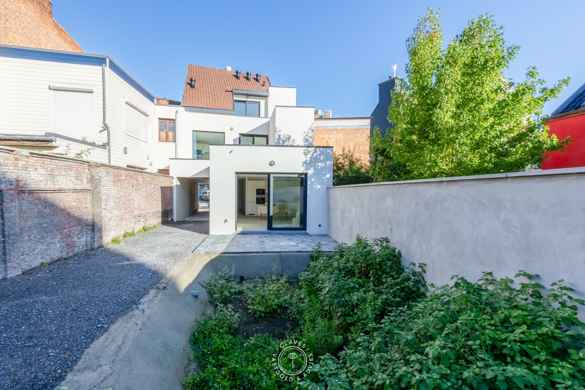 Ingrijpende energetische renovatie: gelijkvloers appartement met een zonnig terras aan 2%