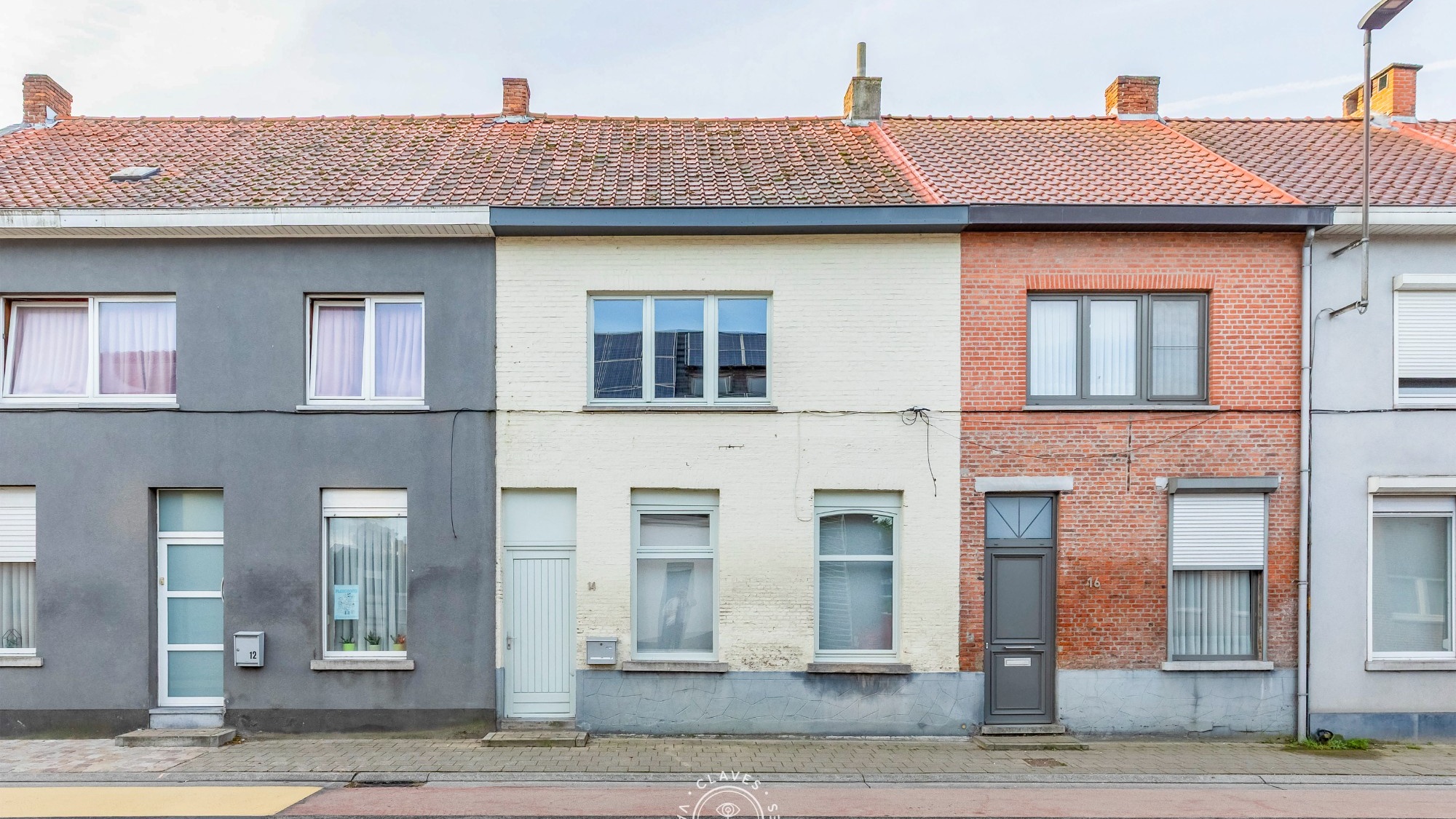Te renoveren rijwoning met mogelijkheden in het hart van Nieuwkerken-Waas