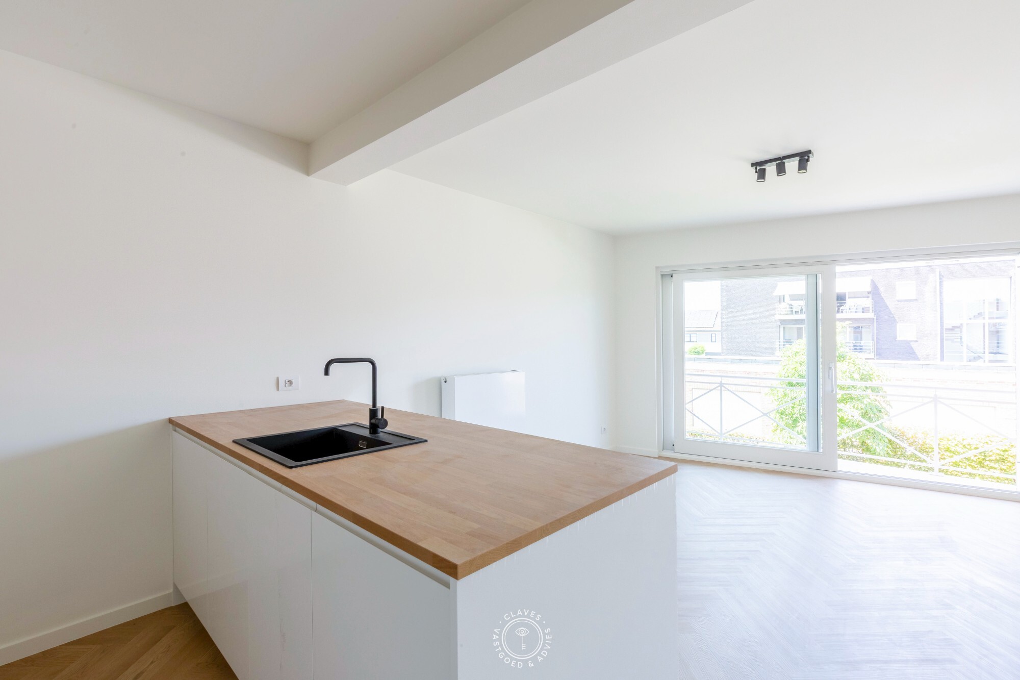 Doordacht drieslaapkamerappartement op residentiële locatie
