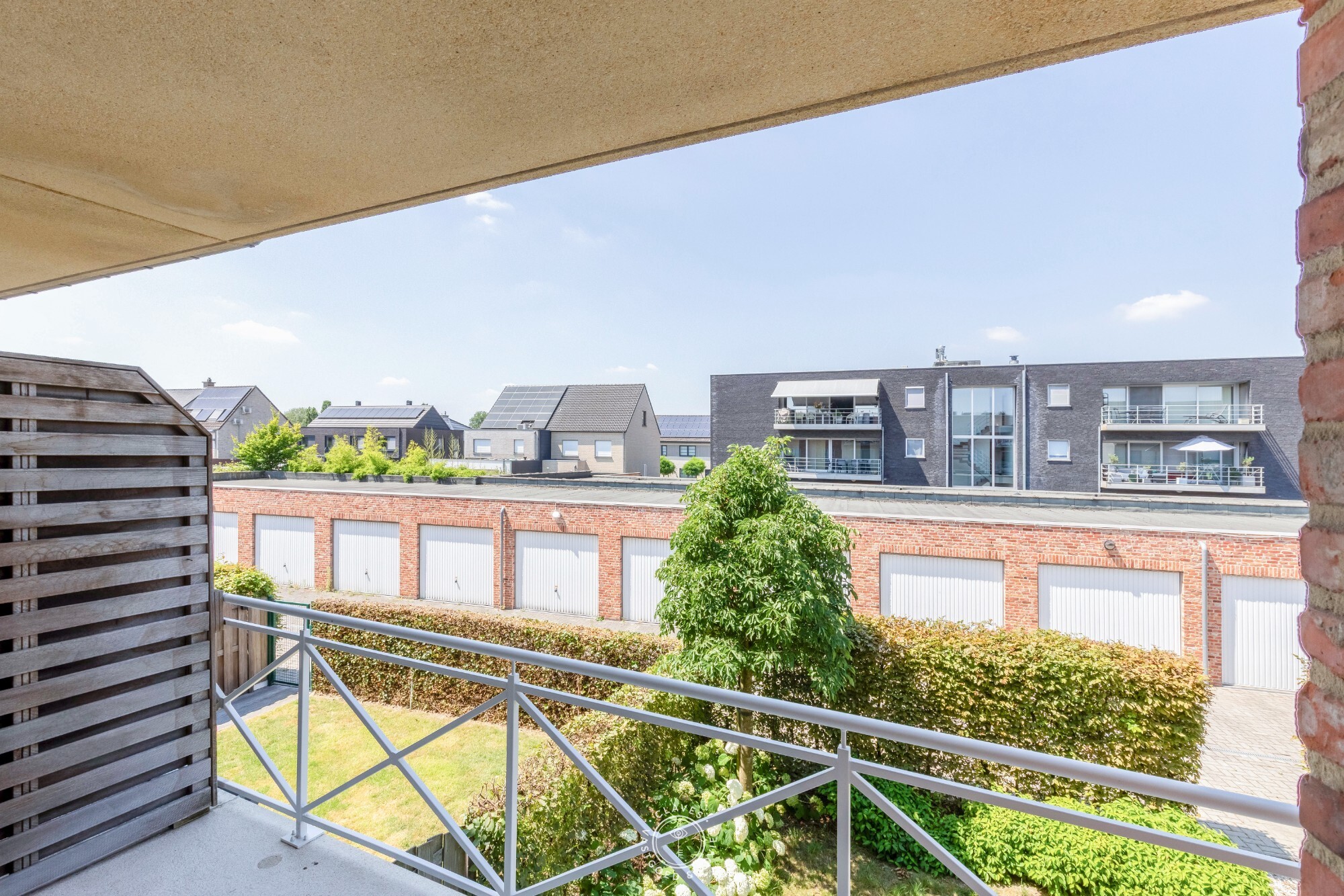Doordacht drieslaapkamerappartement op residentiële locatie