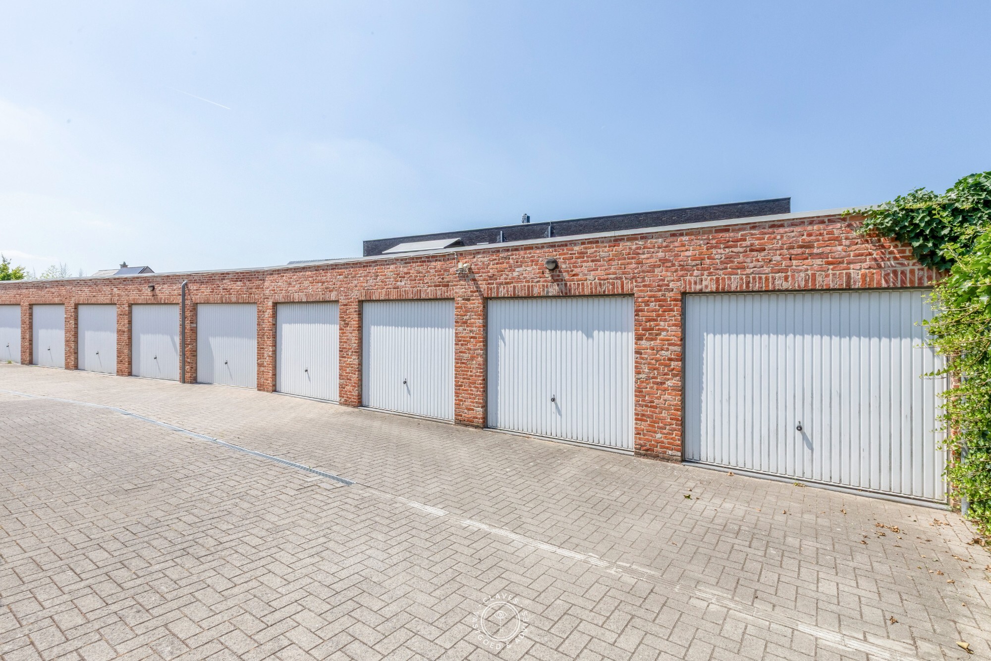 Doordacht drieslaapkamerappartement op residentiële locatie