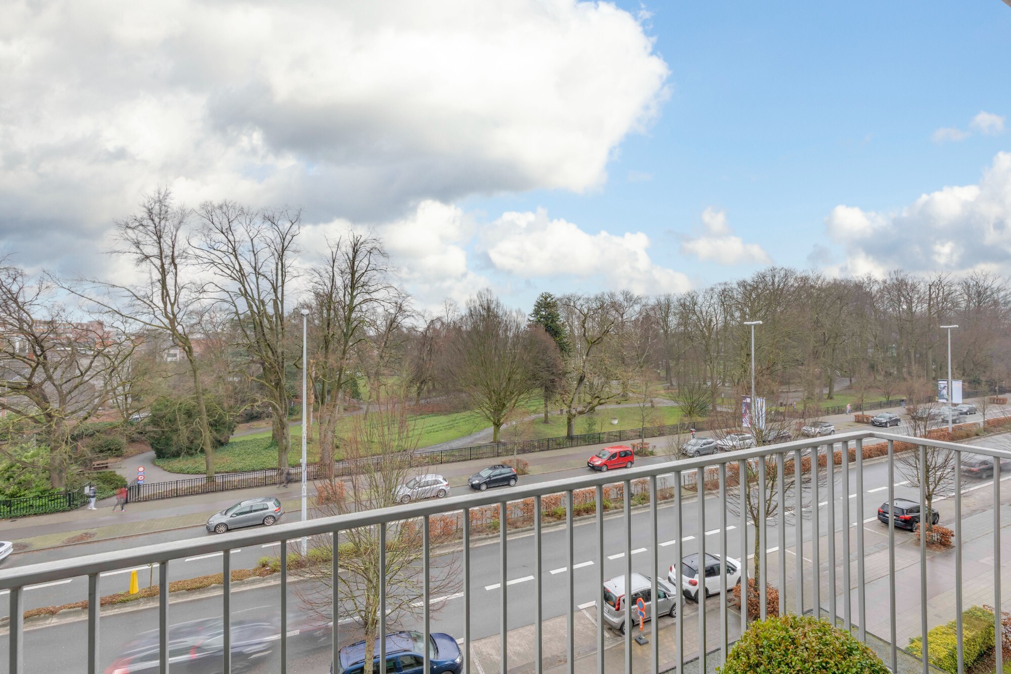 Welgelegen en lichtrijk appartement op wandelafstand van de Grote Markt