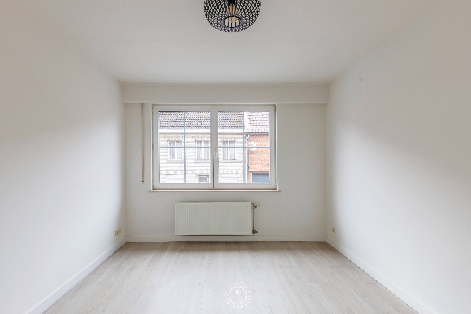 Verzorgd 2 slaapkamer appartement met ruim terras en autostaanplaats