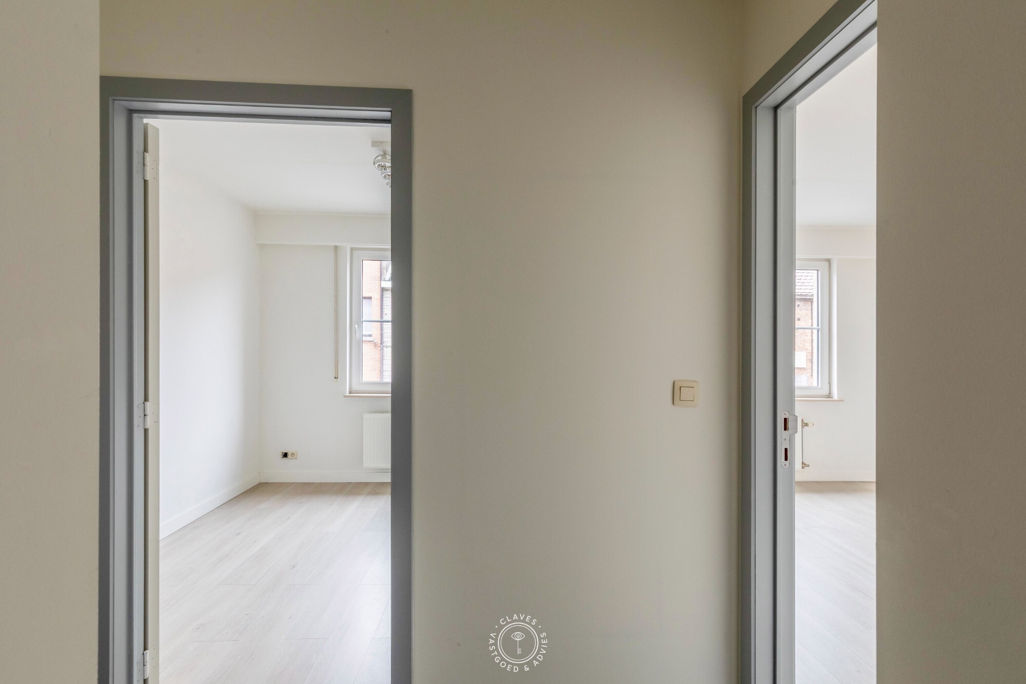 Verzorgd 2 slaapkamer appartement met ruim terras en autostaanplaats