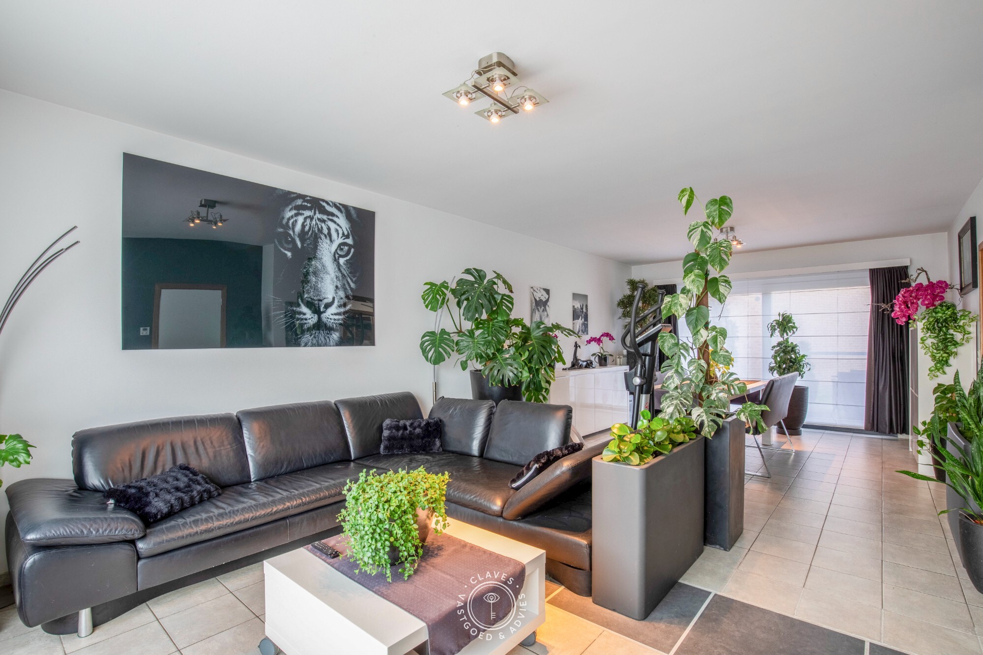 Instapklare gezinswoning met 3 slaapkamers, garage en verrassend ruime tuin in Sint-Niklaas