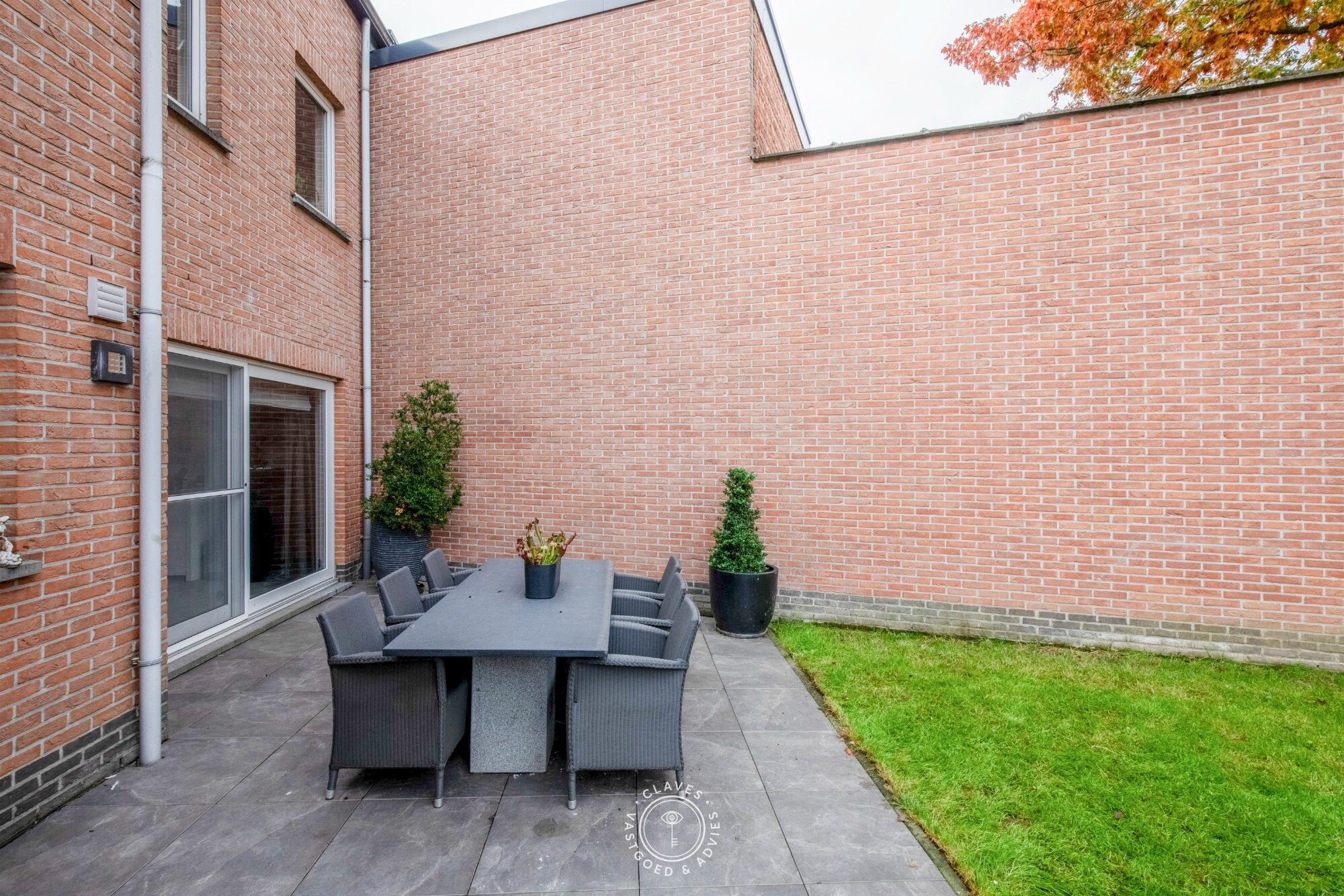 Instapklare gezinswoning met 3 slaapkamers, garage en verrassend ruime tuin in Sint-Niklaas