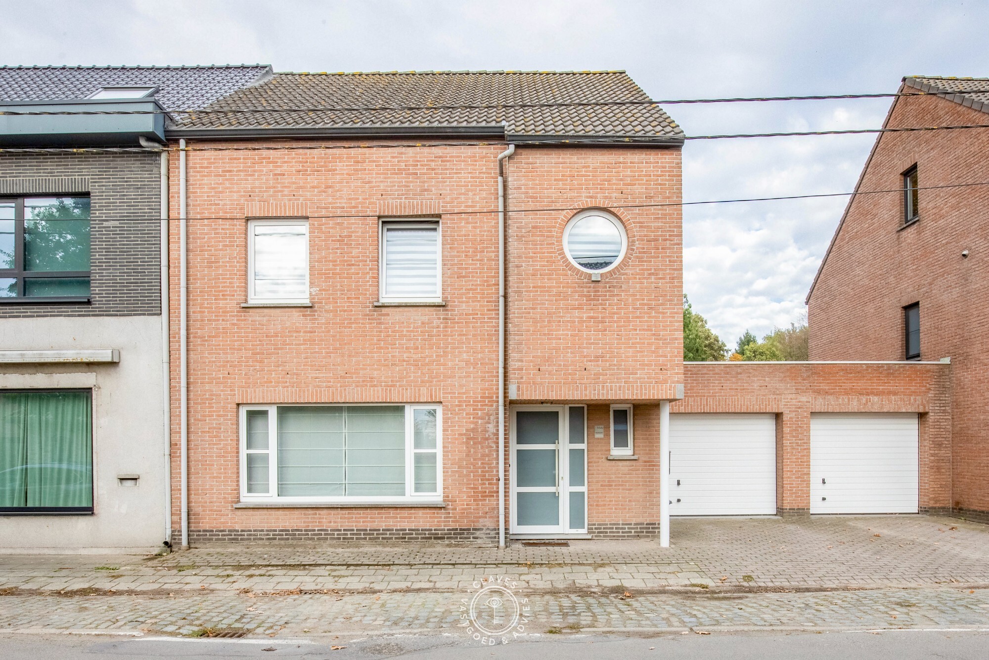 Instapklare gezinswoning met 3 slaapkamers, garage en verrassend ruime tuin in Sint-Niklaas