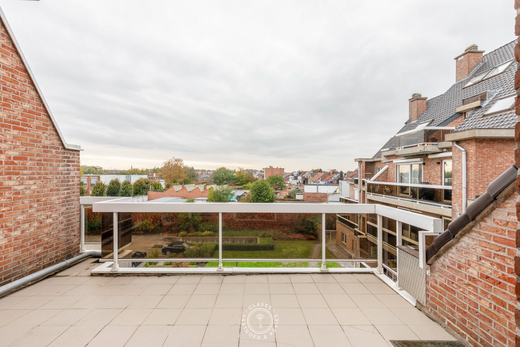 Terrasrijk appartement met staanplaats en berging