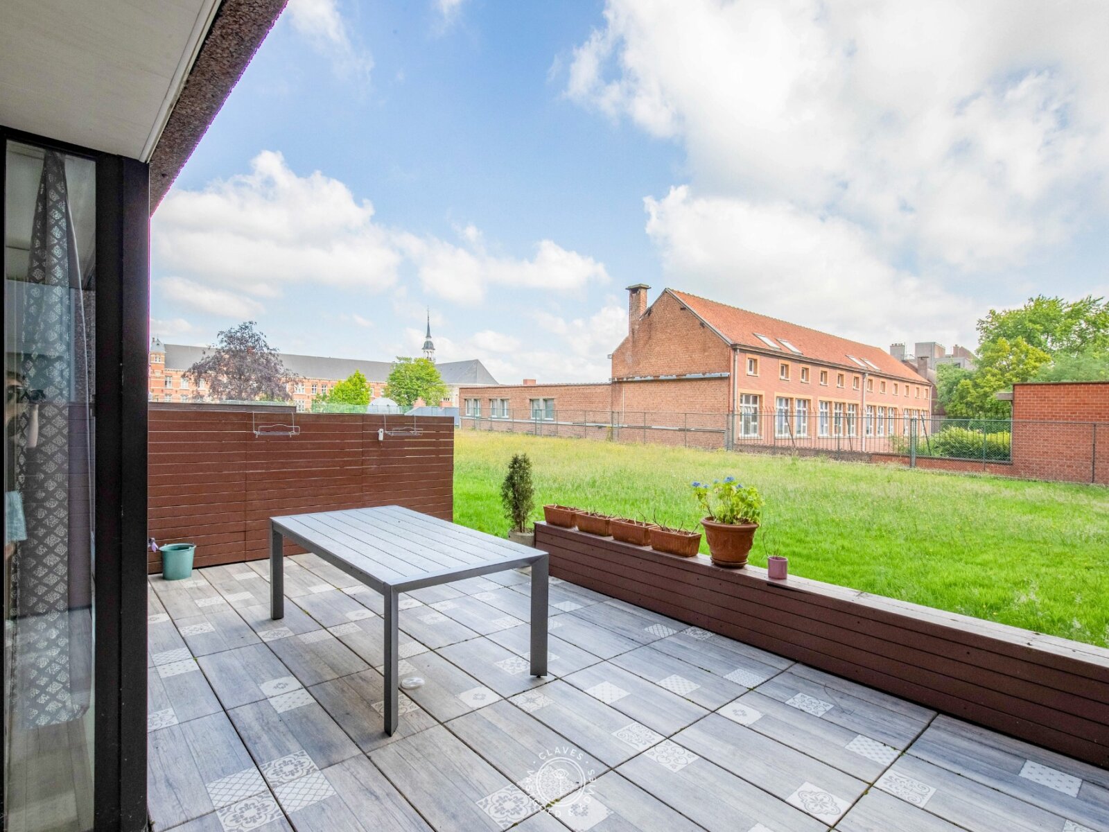 Ruim 3-slaapkamerappartement op interessante centrale ligging in Sint-Niklaas